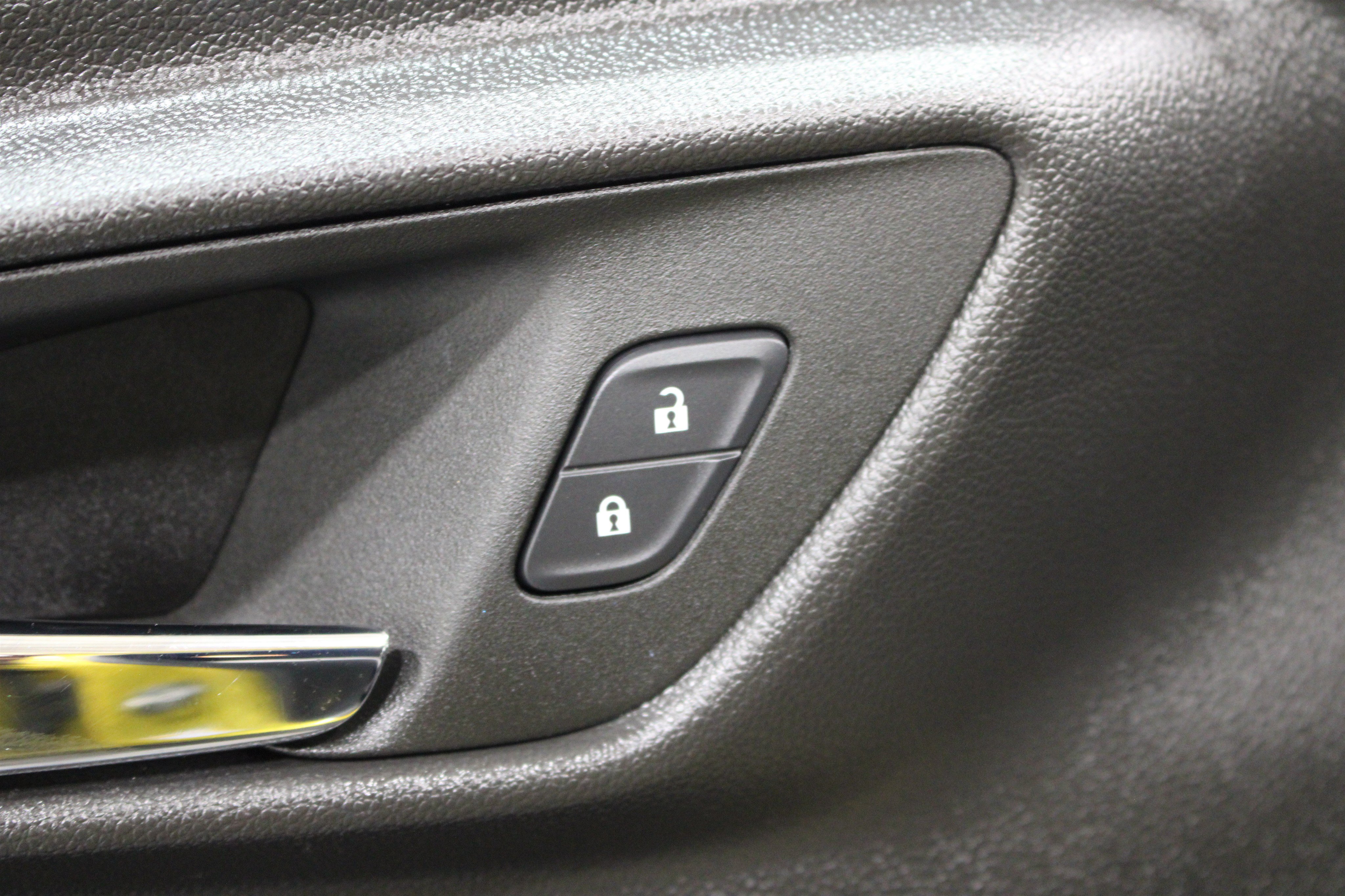 Used 2024 Chevrolet Trax RS w/ Driver Confidence Package FWD image 8