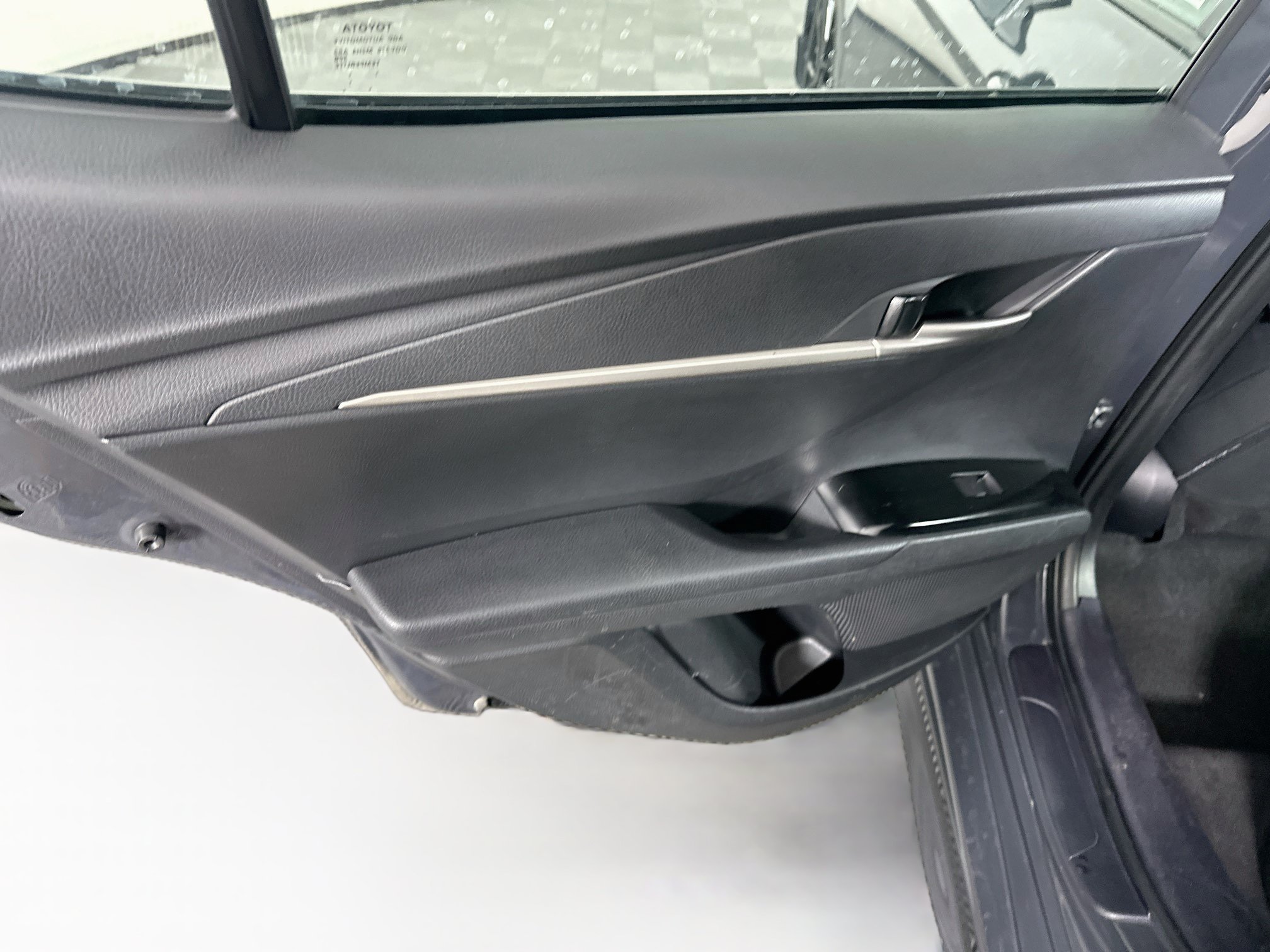 Used 2025 Toyota Camry SE FWD image 26
