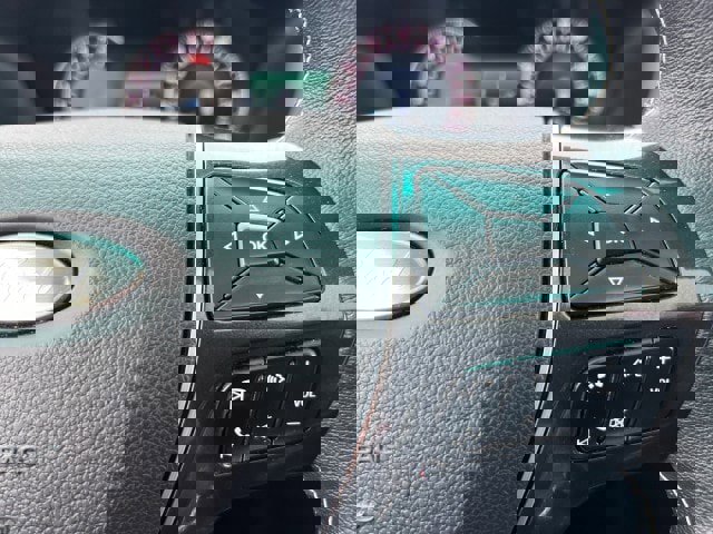 Used 2017 Ford Explorer Platinum image 17