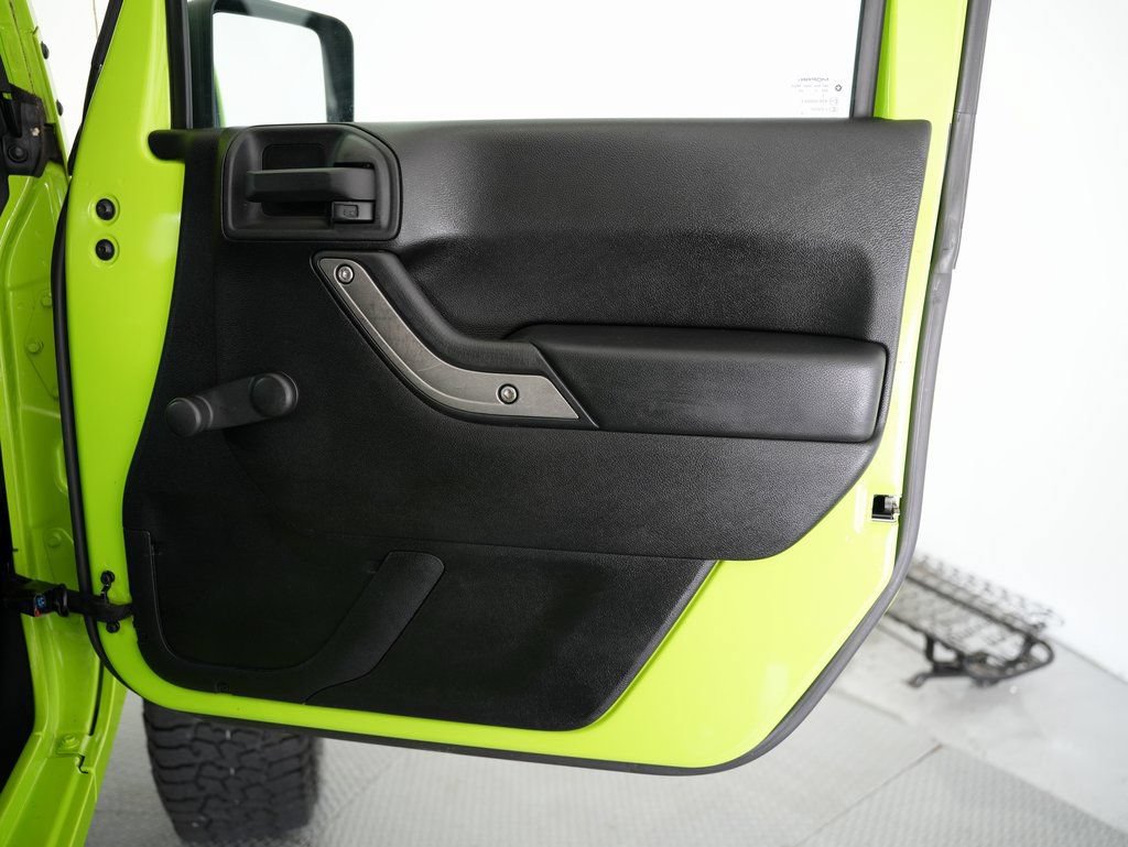 Used 2013 Jeep Wrangler Sport w/ Connectivity Group AWD/4WD image 33