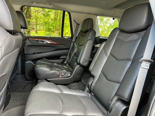Used 2018 Cadillac Escalade Luxury AWD/4WD image 16