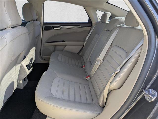 Used 2020 Ford Fusion SE FWD image 19