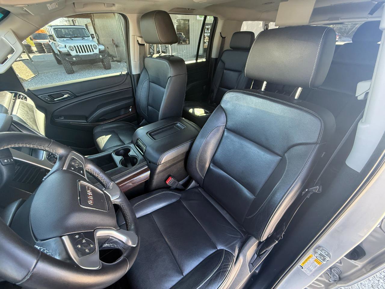 Used 2018 GMC Yukon XL SLT w/ Open Road Package AWD/4WD image 5