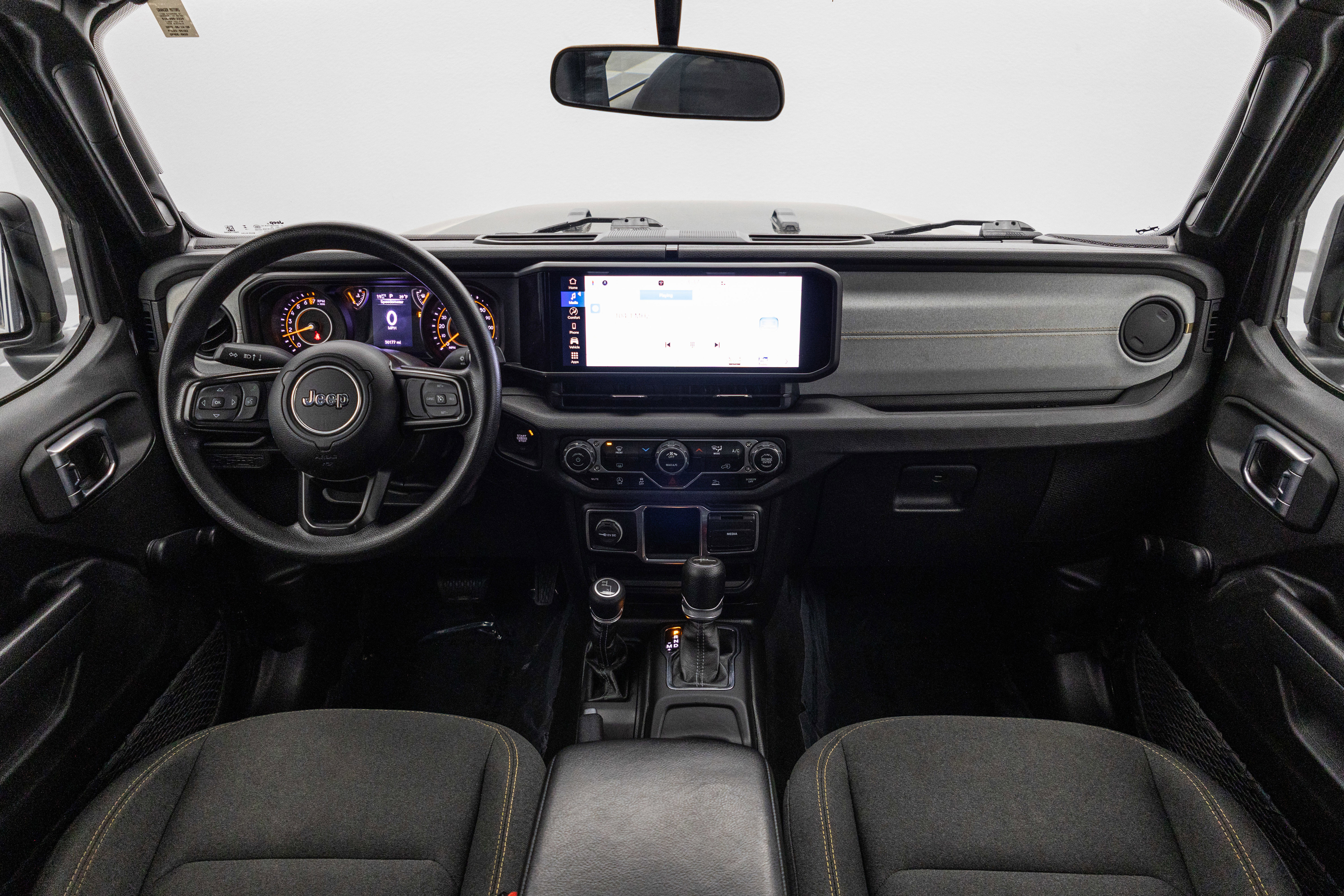 Used 2024 Jeep Gladiator Sport image 2