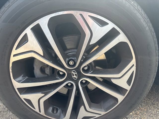 Used 2019 Hyundai Santa Fe Limited w/ Cargo Package image 3