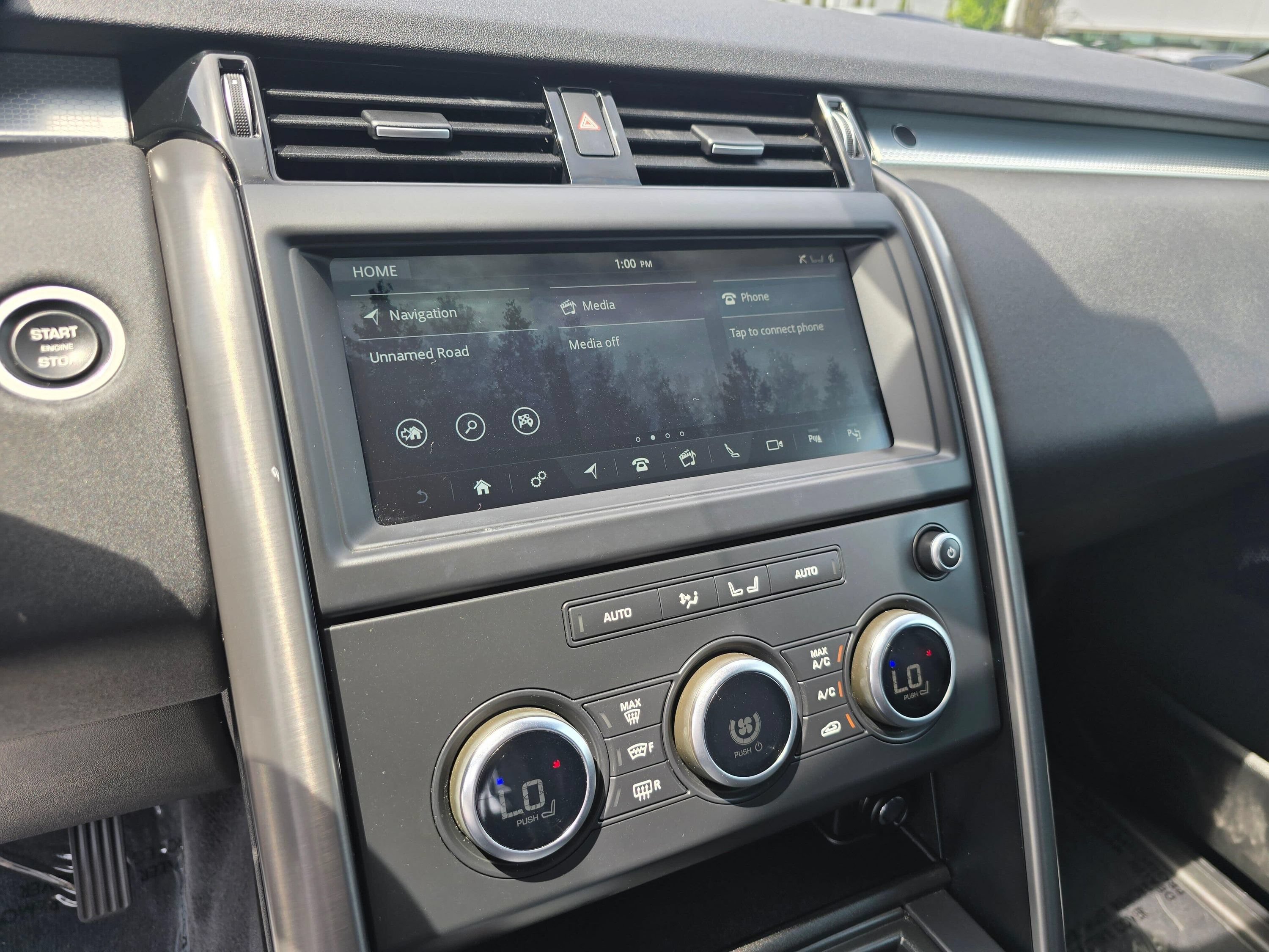 Used 2020 Land Rover Discovery Landmark AWD/4WD image 14