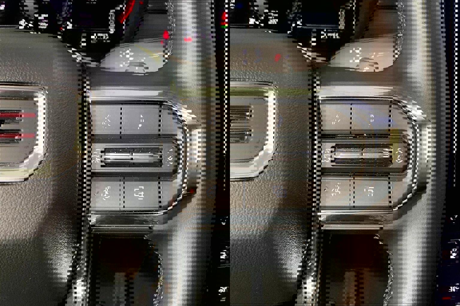 Used 2025 GMC Acadia Elevation image 19