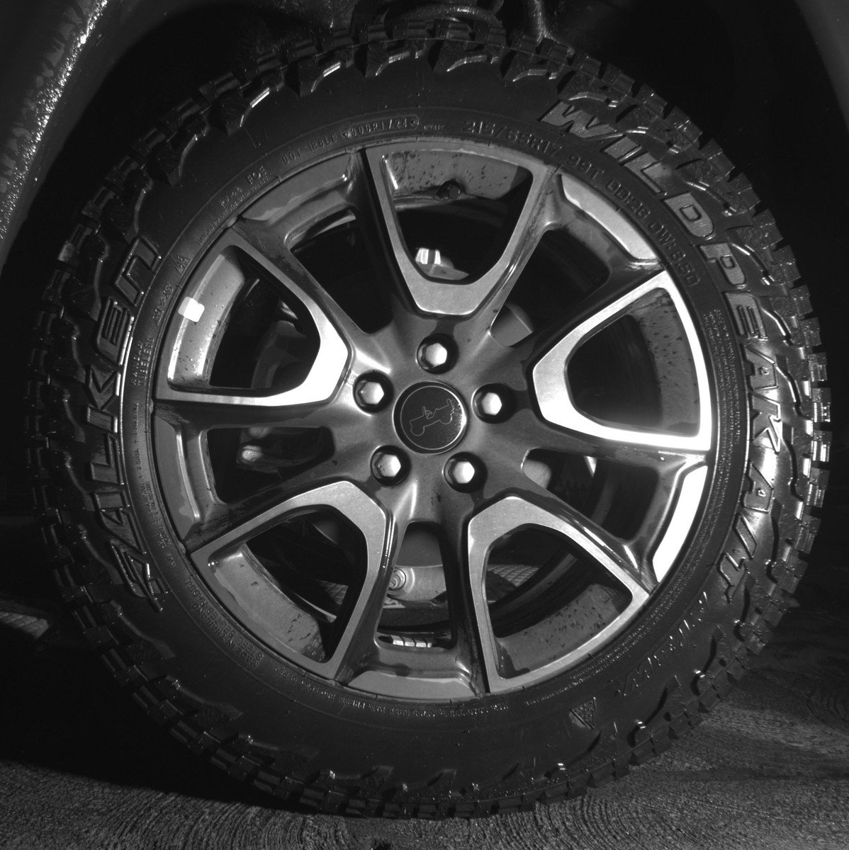 Used 2025 Jeep Compass Trailhawk image 14