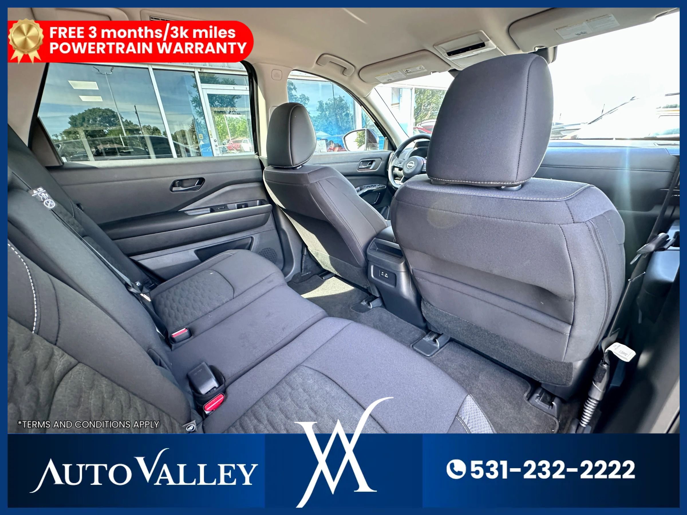 Used 2024 Nissan Pathfinder S image 26