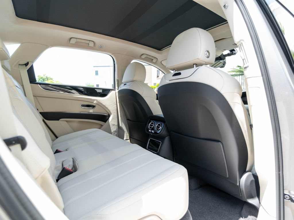 New 2026 Bentley Bentayga AWD/4WD image 20