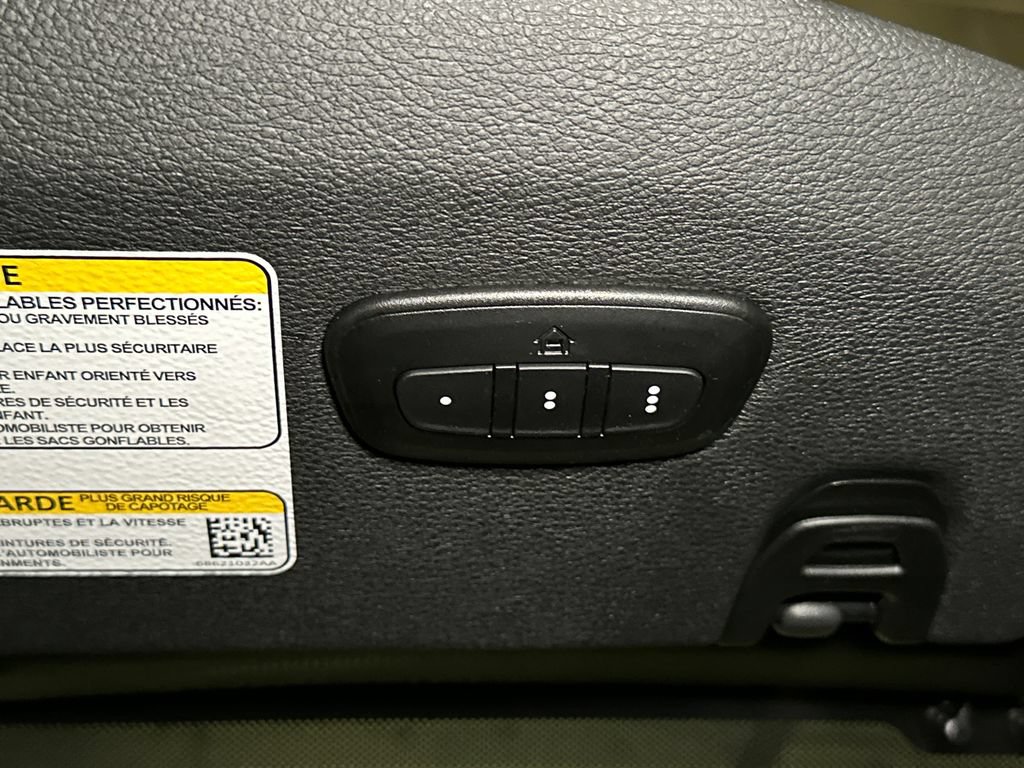 Used 2024 Jeep Wrangler High Altitude AWD/4WD image 29