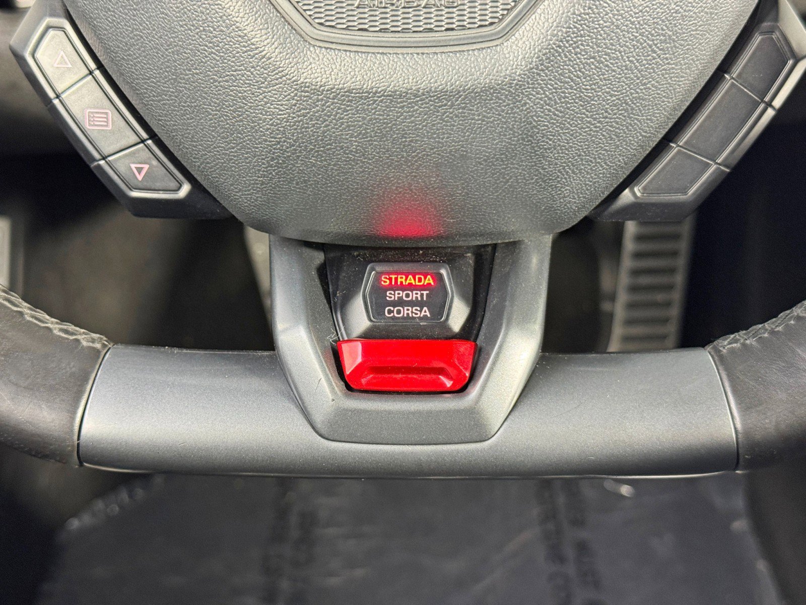 Used 2015 Lamborghini Huracan LP 610-4 image 19