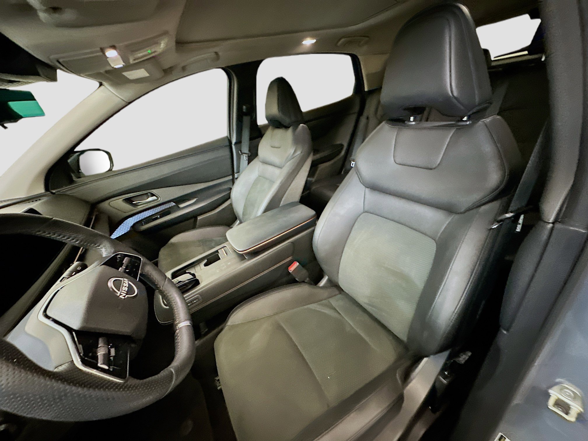 Used 2023 Nissan Ariya AWD image 13