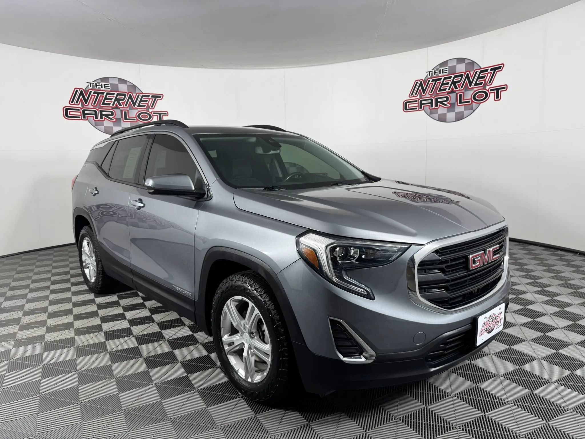 Used 2020 GMC Terrain SLE w/ Driver Convenience Package FWD image 9
