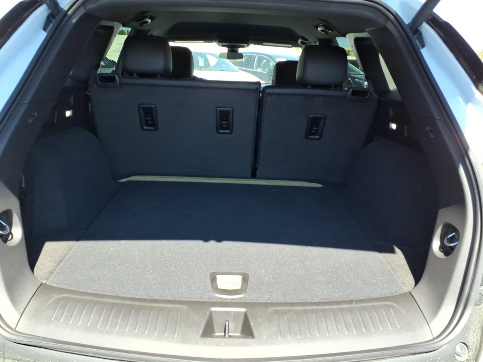 New 2026 Cadillac XT5 Luxury image 25