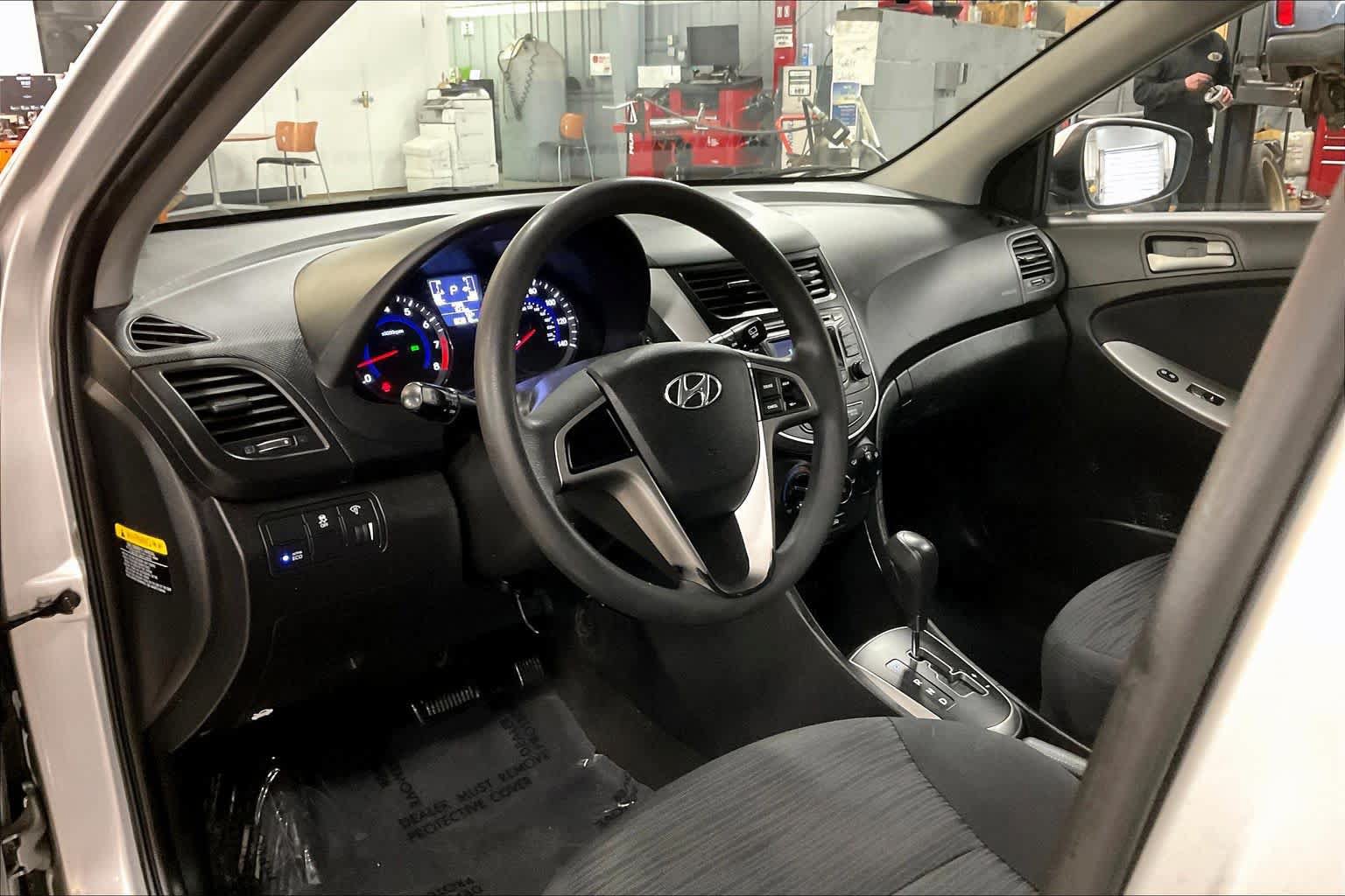 Used 2015 Hyundai Accent GS FWD image 17