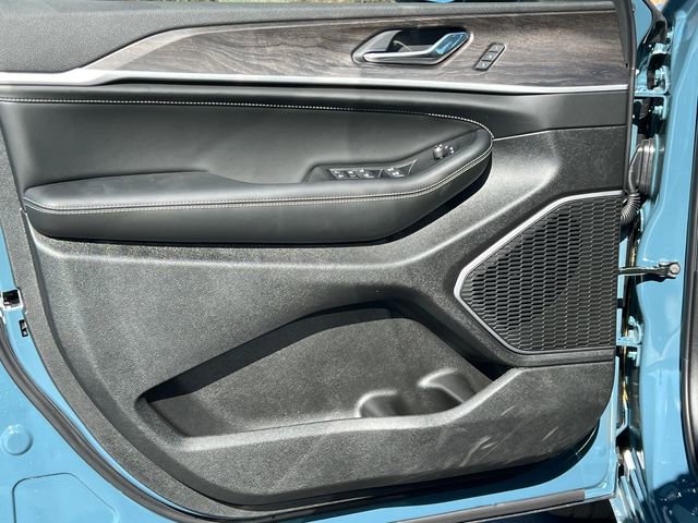 New 2026 Jeep Grand Cherokee L Limited AWD/4WD image 15