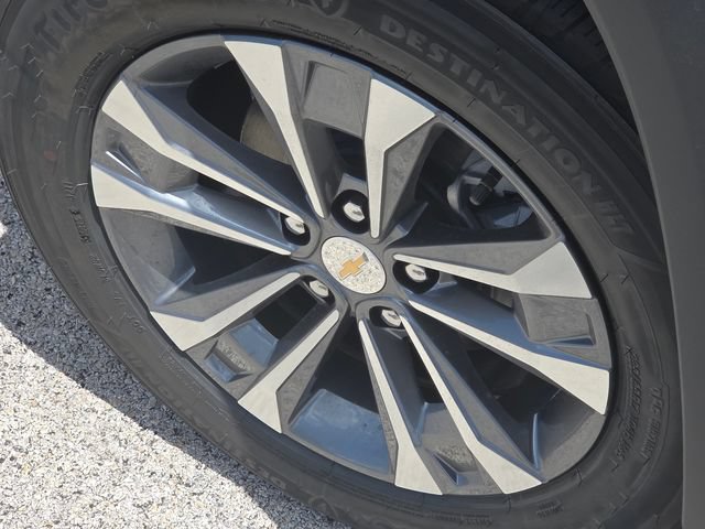 Used 2026 Chevrolet Equinox LT w/ Safety and Technology Package FWD image 9