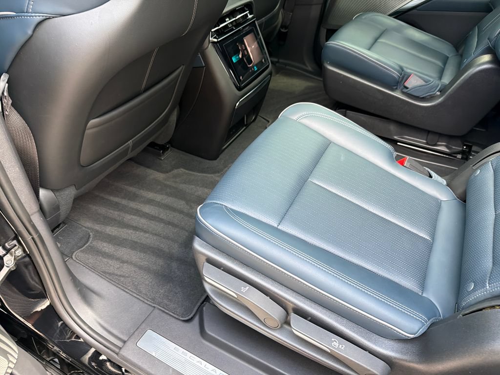 Used 2025 Cadillac Escalade IQ Sport 2 AWD/4WD image 36