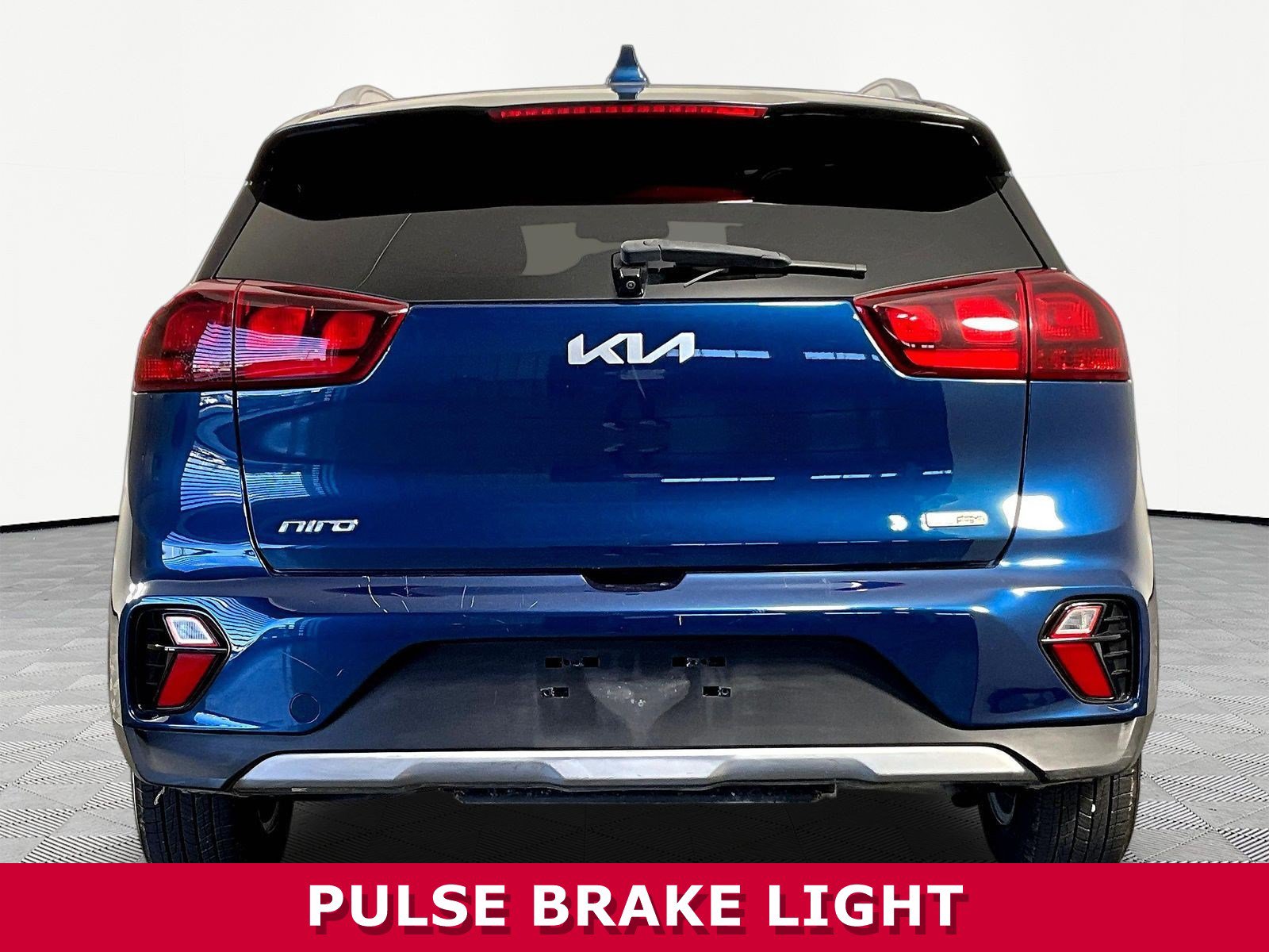 Used 2022 Kia Niro LXS FWD image 5