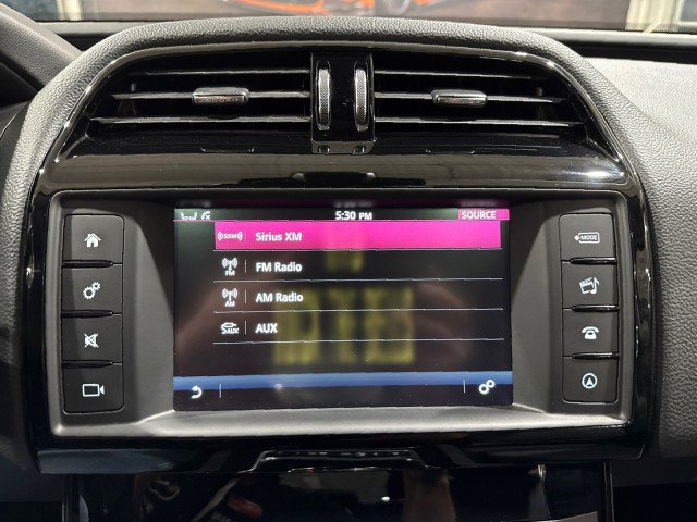 Used 2017 Jaguar XE Premium image 78