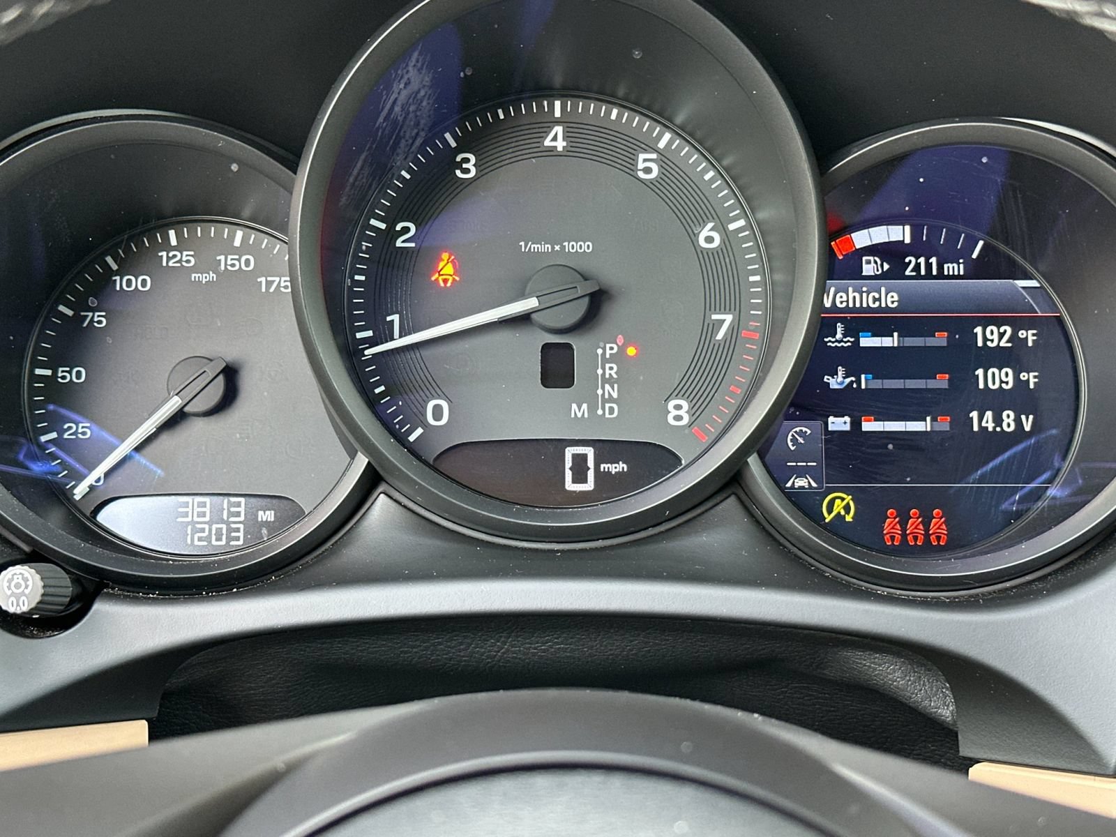 Certified 2026 Porsche Macan AWD/4WD image 31