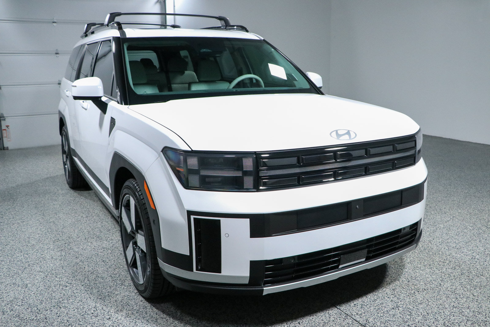 Used 2024 Hyundai Santa Fe Limited AWD/4WD image 5