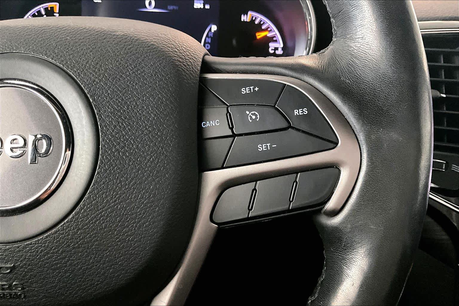 Used 2020 Jeep Grand Cherokee Altitude RWD image 23