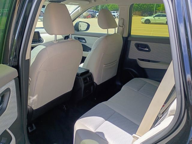 Used 2023 Nissan Rogue SV FWD image 17