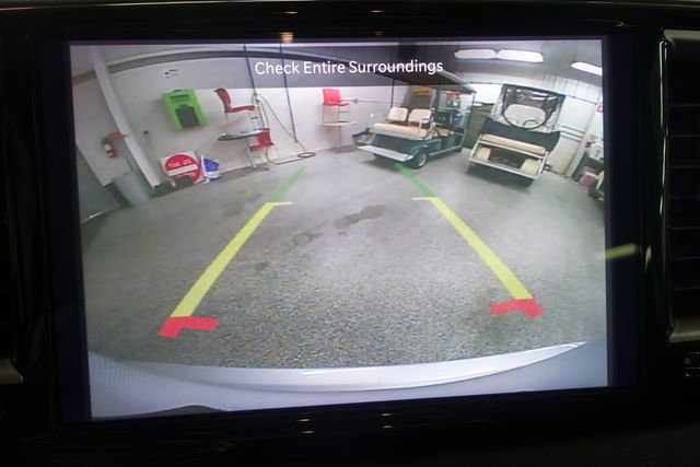Used 2024 Chrysler Pacifica Touring-L FWD image 15