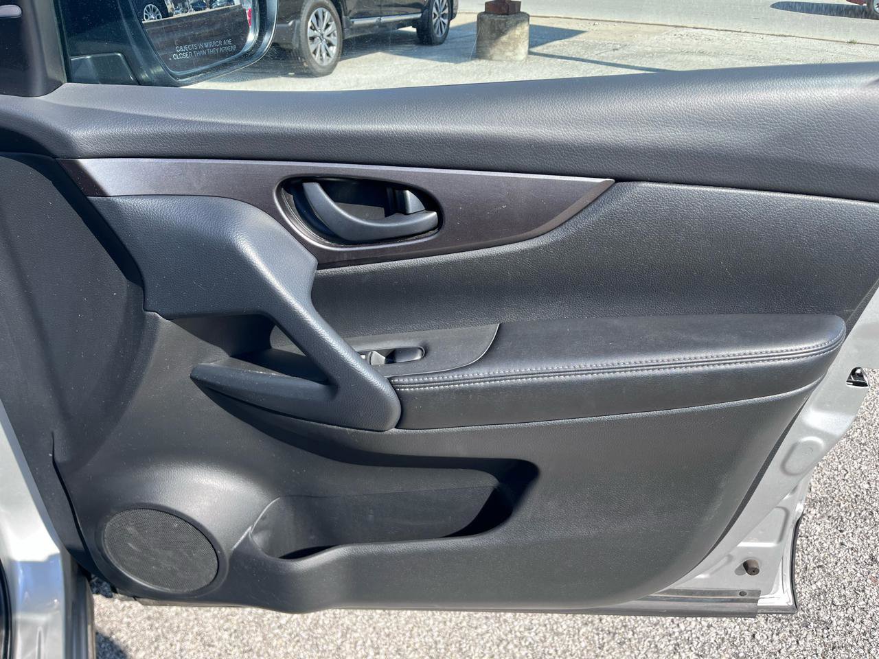 Used 2022 Nissan Rogue Sport S FWD image 18