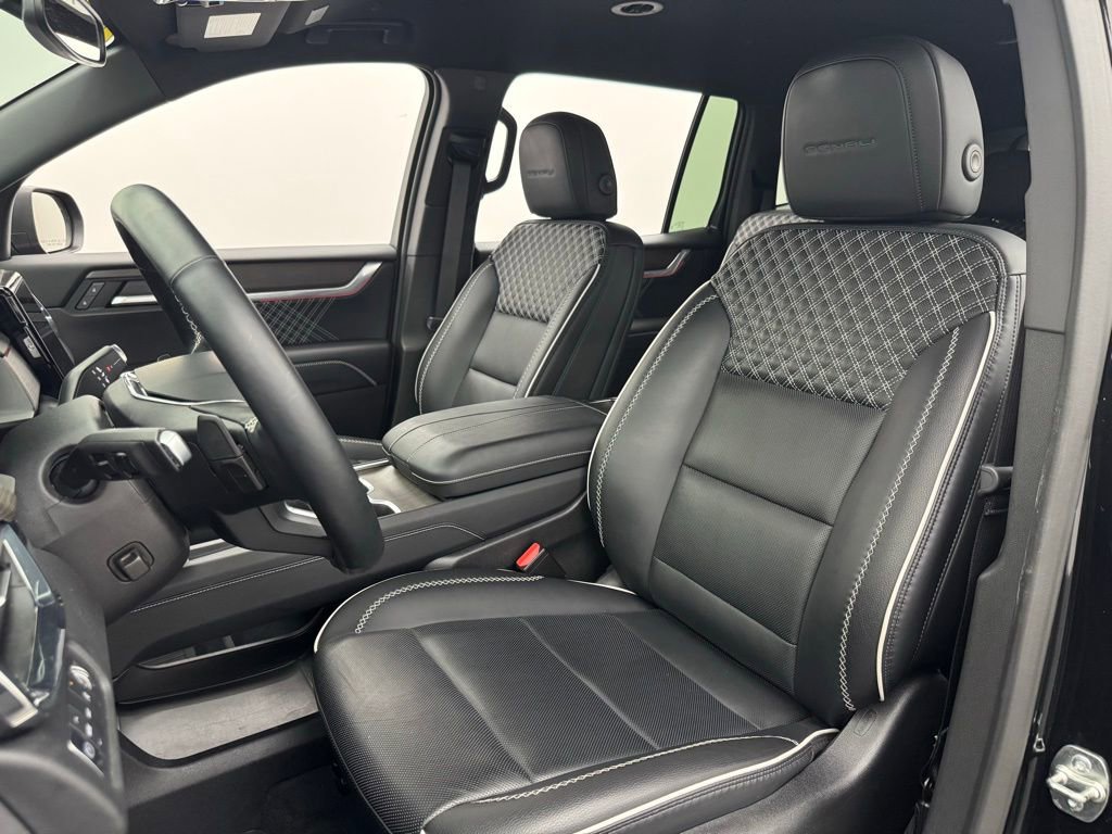 Used 2025 GMC Acadia Denali w/ LPO, Floor Liner Package image 21