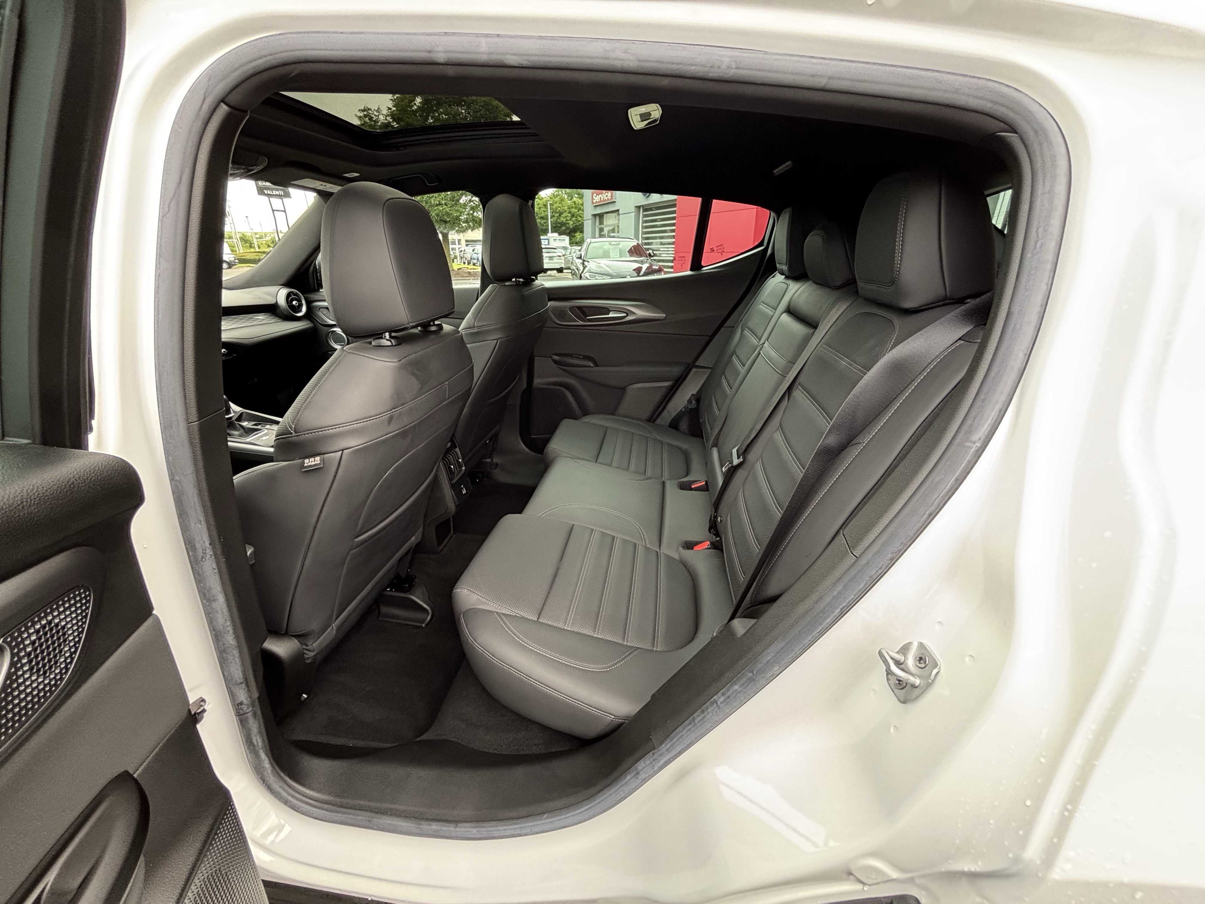 Used 2024 Alfa Romeo Tonale Veloce AWD/4WD image 38