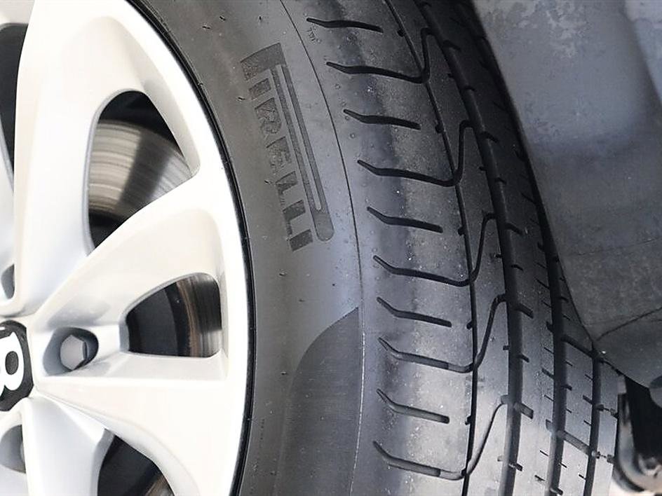 Used 2019 Bentley Bentayga AWD/4WD image 82