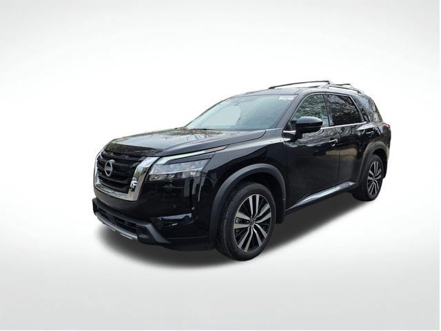 Used 2024 Nissan Pathfinder Platinum w/ Cargo Package image 5