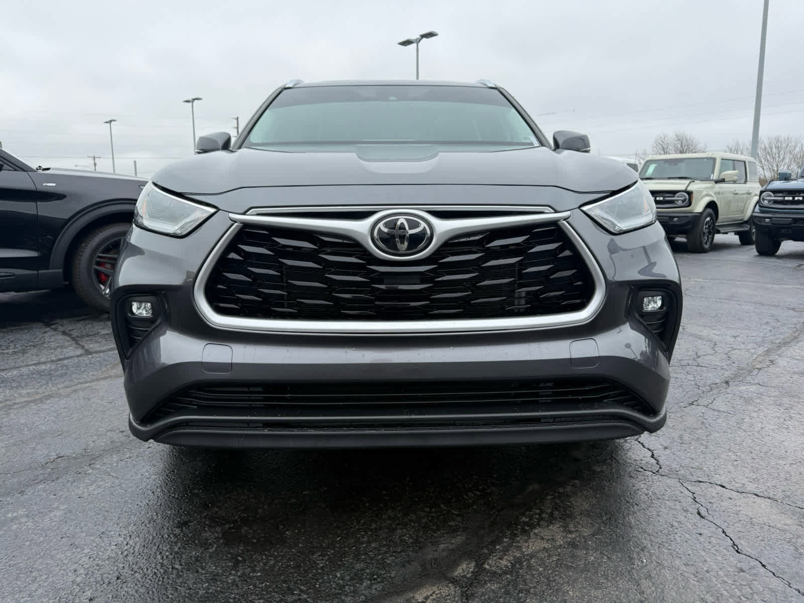 Used 2021 Toyota Highlander XLE image 25