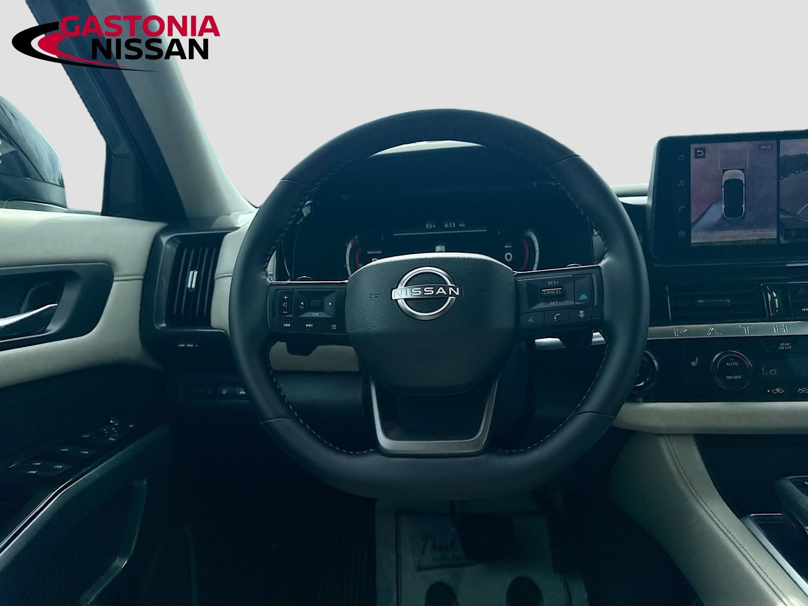 Used 2026 Nissan Pathfinder SL FWD image 30
