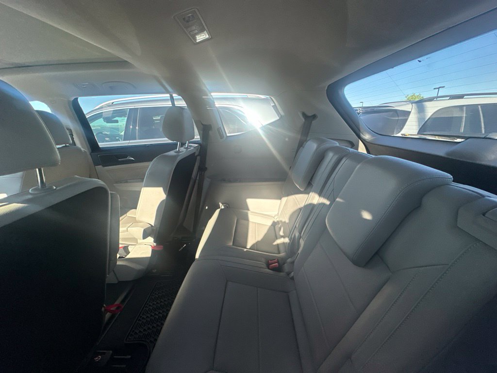 Used 2021 Volkswagen Atlas SE w/ Panoramic Sunroof Package FWD image 11
