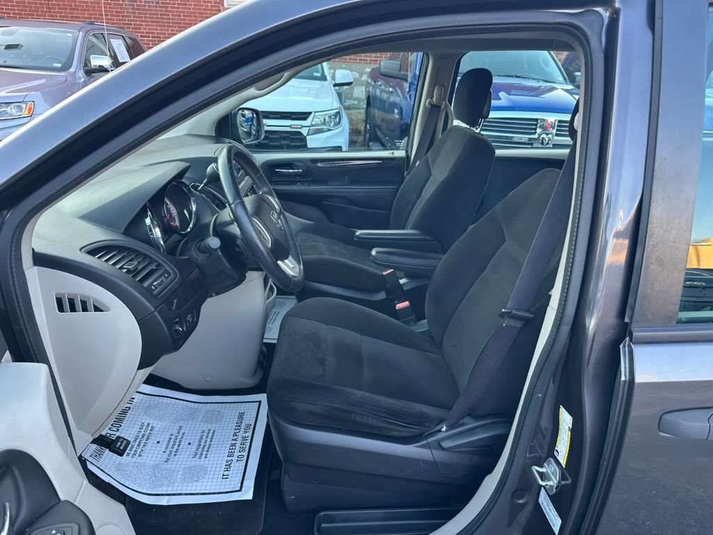 Used 2016 Dodge Grand Caravan American Value Package w/ UConnect Hands-Free Group image 10