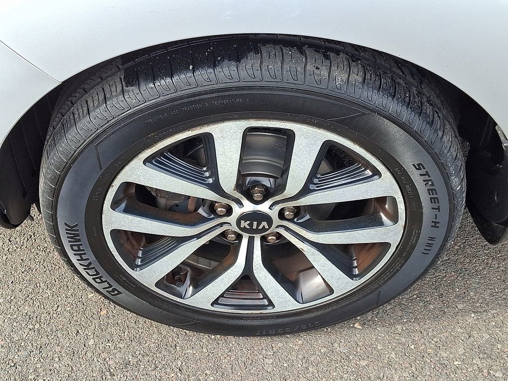 Used 2015 Kia Soul + image 9