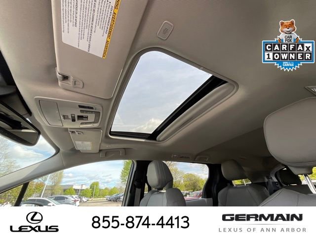 Used 2025 Toyota Sienna XLE FWD image 22