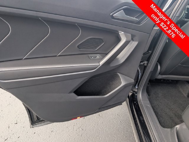 Used 2023 Volkswagen Tiguan SE R-Line AWD/4WD image 11