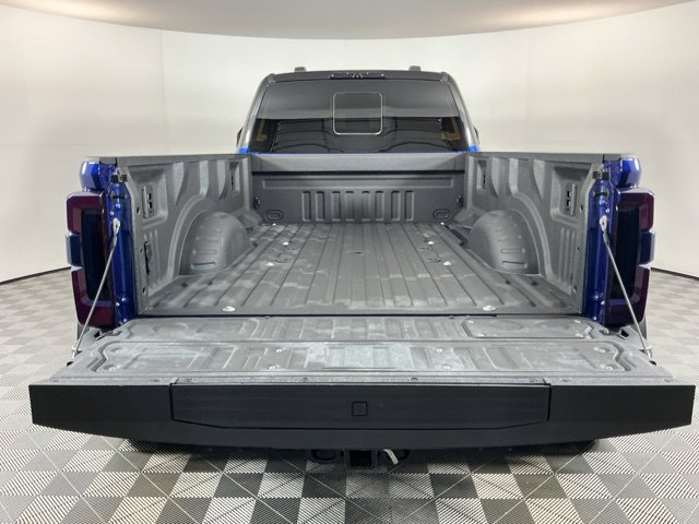 Used 2026 Ford F450 Platinum w/ FX4 Off-Road Package AWD/4WD image 7