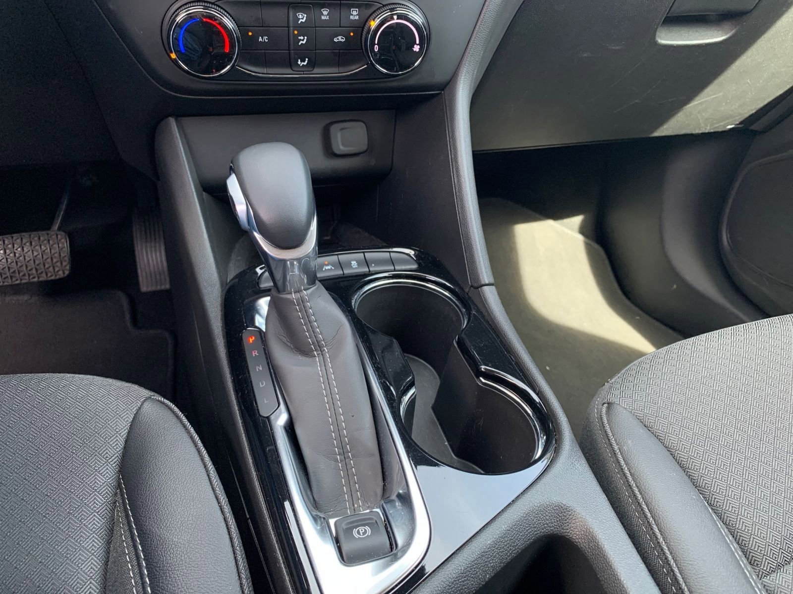 Used 2025 Buick Encore GX Preferred image 40