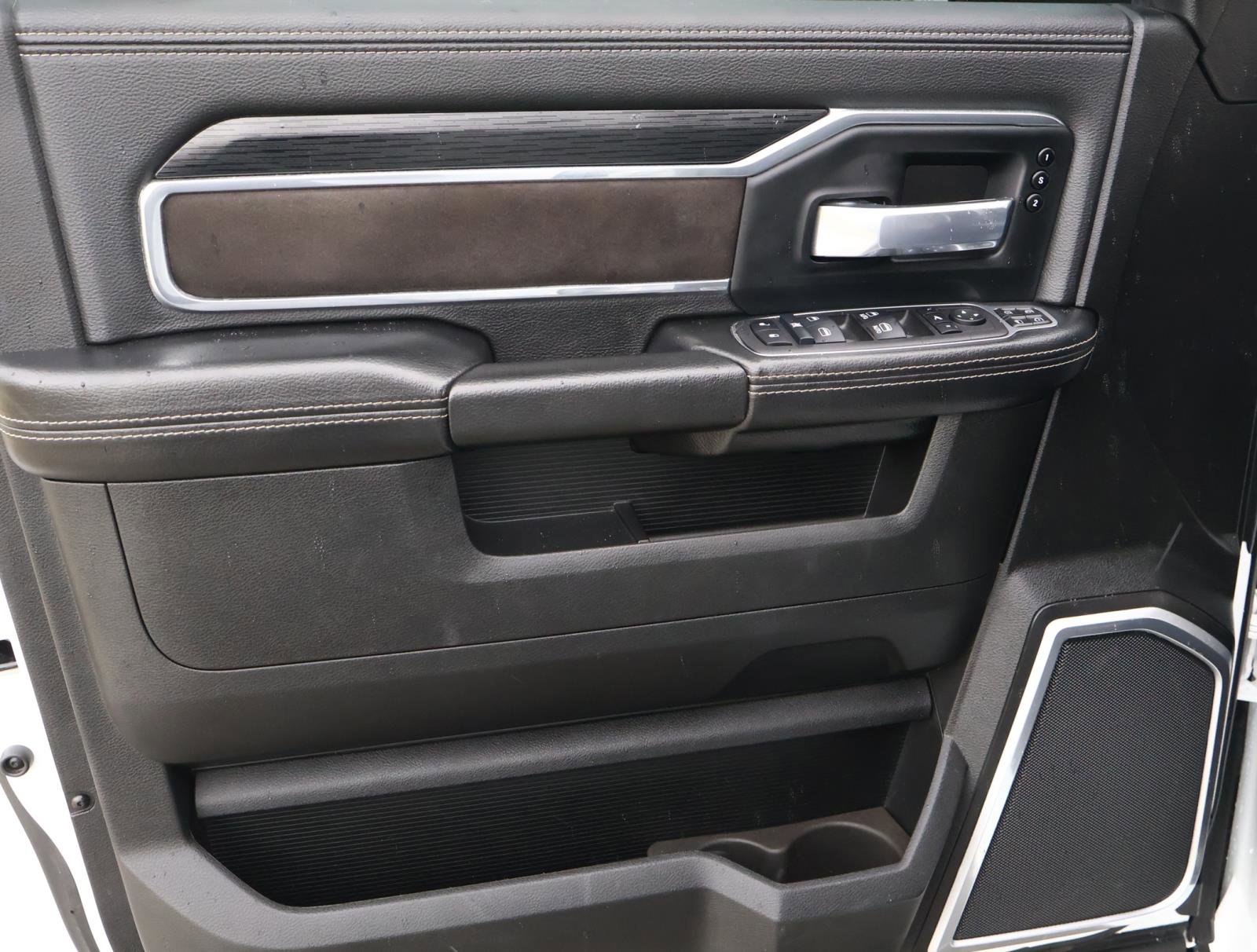 Used 2024 RAM 2500 Laramie w/ Sport Appearance Package AWD/4WD image 17