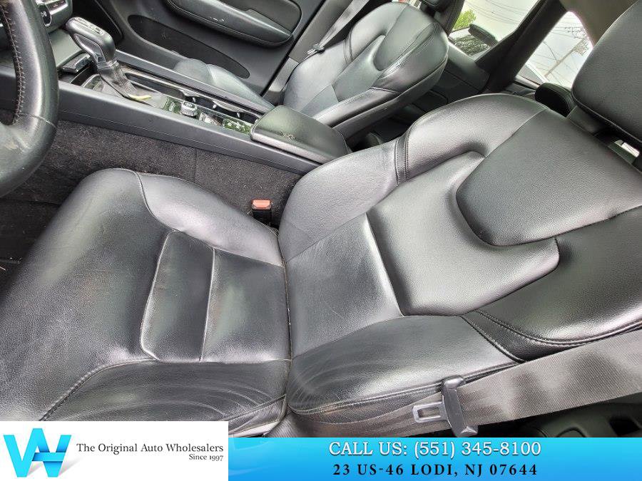 Used 2019 Volvo XC60 T6 Momentum w/ Multimedia Package AWD/4WD image 12