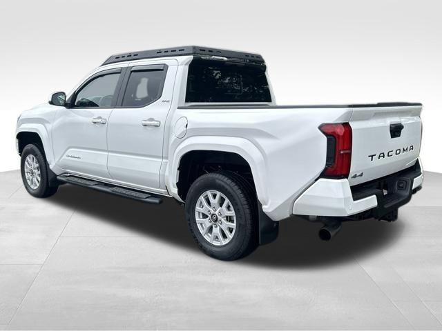 Certified 2024 Toyota Tacoma SR5 AWD/4WD image 3