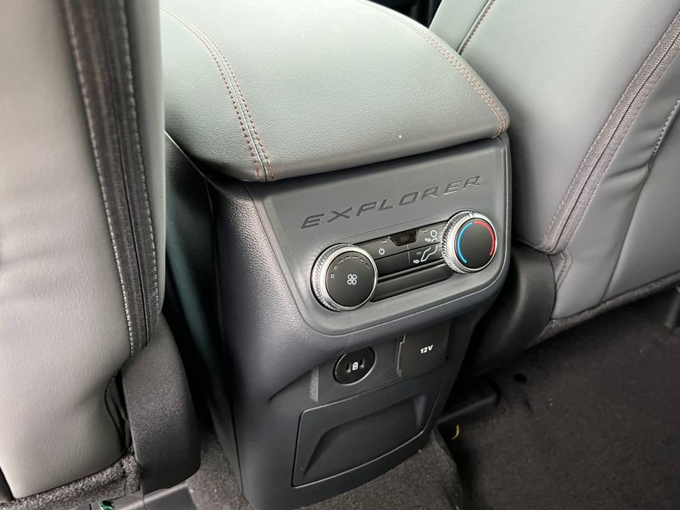 Used 2026 Ford Explorer Active w/ Active Comfort Package image 33