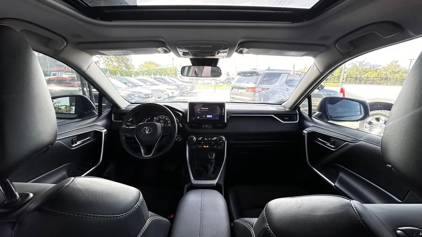 Used 2023 Toyota RAV4 XLE Premium image 13