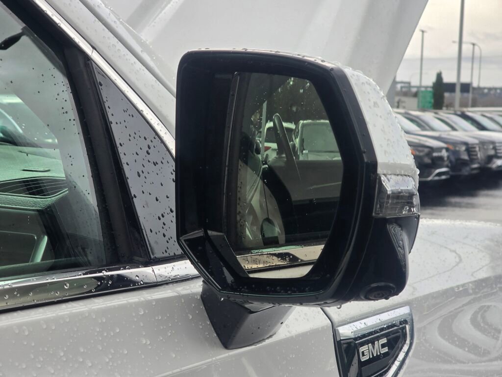Used 2023 GMC Yukon XL Denali image 31